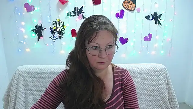VanessaHotts online show from February 12, 9:10 am