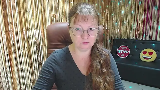 VanessaHotts online show from September 17, 5:09 am