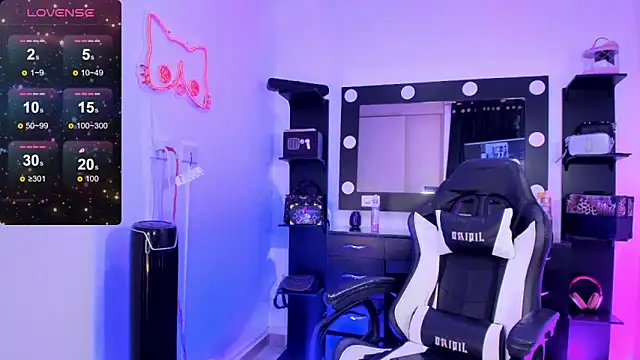 miss kitty online show from December 20, 1:25 am