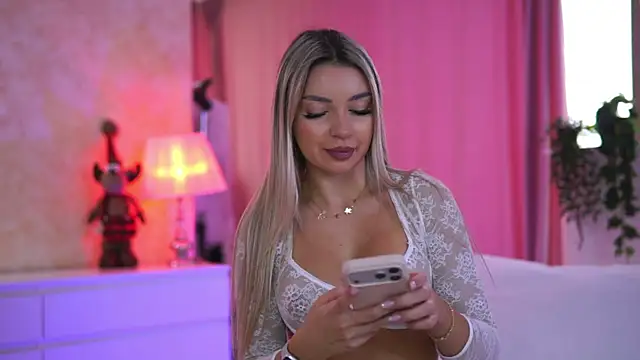 ArtTeasee online show from December 15, 9:24 am