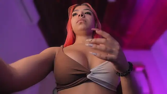 Emmily Savage online show from February 13, 12:01 pm