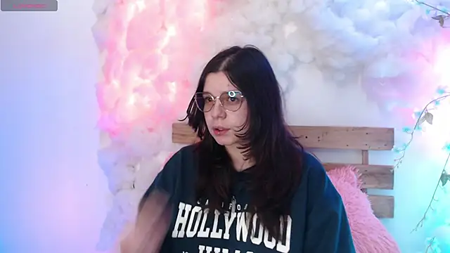 Mey moon online show from February 5, 12:10 am