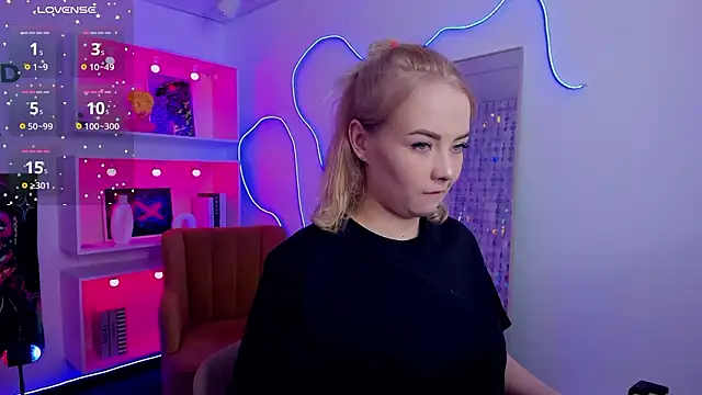 StephanieSweety online show from February 16, 5:42 pm