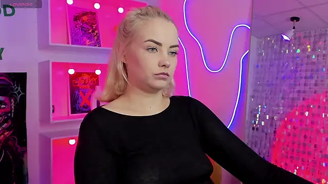 StephanieSweety online show from June 5, 6:24 pm