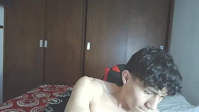 aresholland online show from October 26, 11:42 pm