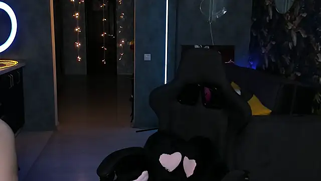 Blckmirrorr online show from October 29, 10:50 am