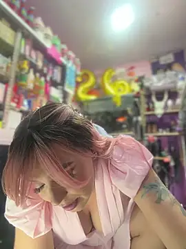 Snapshot of TamySweetness chatting on February 14, 4:15 pm TamySweetness online show from February 14, 4:15 pm
