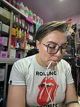 Snapshot of TamySweetness chatting on March 27, 7:46 pm TamySweetness online show from March 27, 7:46 pm