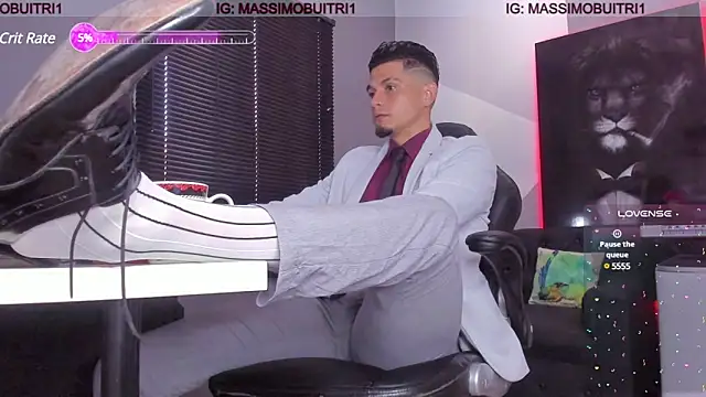 Snapshot of massimo_g chatting on December 5, 2:44 pm massimo g online show from December 5, 2:44 pm