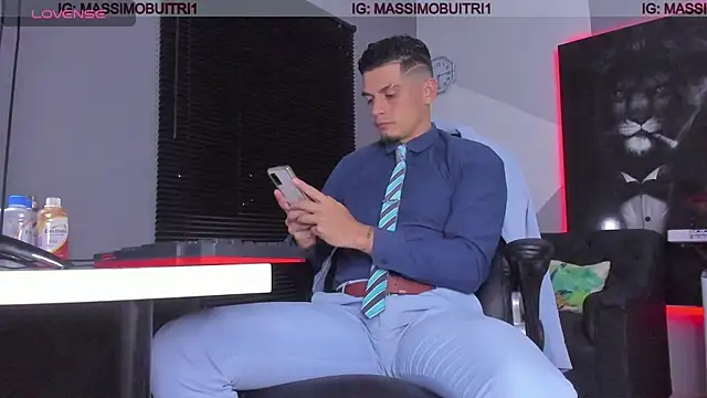 Snapshot of massimo_g chatting on December 6, 11:03 pm massimo g online show from December 6, 11:03 pm