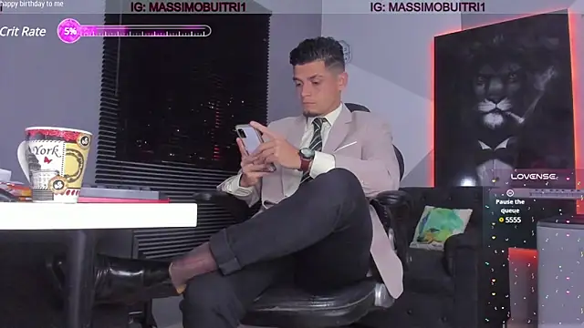 Snapshot of massimo_g chatting on December 10, 12:17 am massimo g online show from December 10, 12:17 am