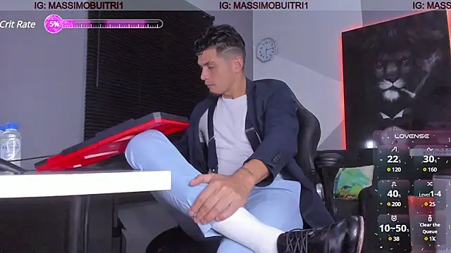 Snapshot of massimo_g chatting on December 10, 11:40 pm massimo g online show from December 10, 11:40 pm