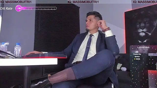 Snapshot of massimo_g chatting on December 12, 1:43 am massimo g online show from December 12, 1:43 am