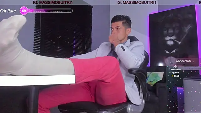 Snapshot of massimo_g chatting on December 15, 12:29 am massimo g online show from December 15, 12:29 am
