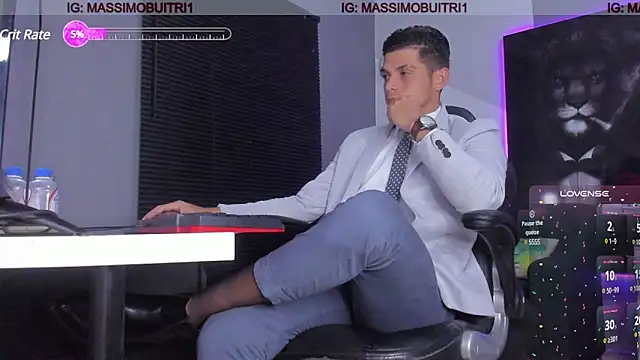 Snapshot of massimo_g chatting on December 19, 1:18 am massimo g online show from December 19, 1:18 am