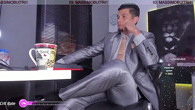Snapshot of massimo_g chatting on December 21, 10:30 pm massimo g online show from December 21, 10:30 pm