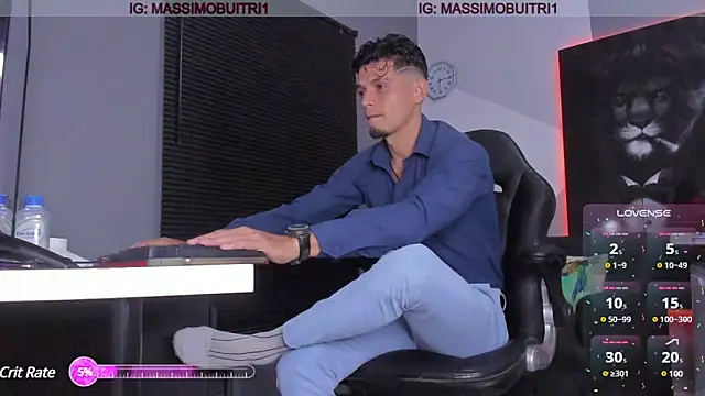 Snapshot of massimo_g chatting on December 24, 12:22 am massimo g online show from December 24, 12:22 am