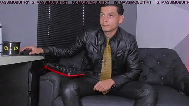 Snapshot of massimo_g chatting on November 14, 12:59 pm massimo g online show from November 14, 12:59 pm