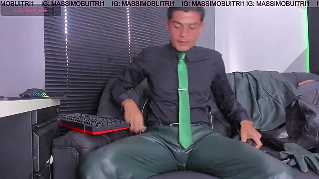 Snapshot of massimo_g chatting on April 13, 6:57 pm massimo g online show from April 13, 6:57 pm