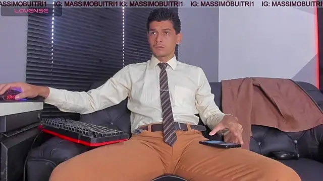 Snapshot of massimo_g chatting on April 14, 1:50 pm massimo g online show from April 14, 1:50 pm