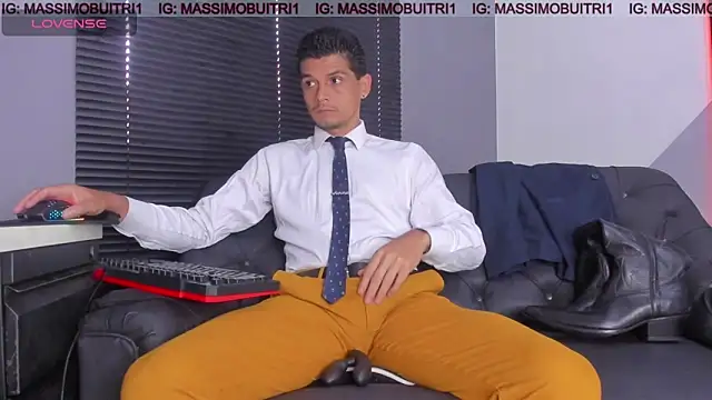 Snapshot of massimo_g chatting on April 16, 10:23 pm massimo g online show from April 16, 10:23 pm