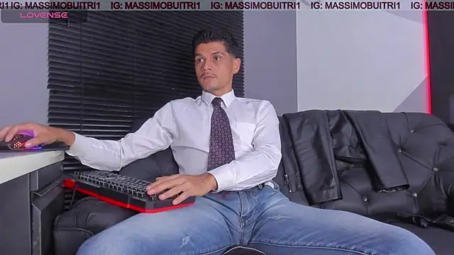 Snapshot of massimo_g chatting on April 26, 1:47 am massimo g online show from April 26, 1:47 am