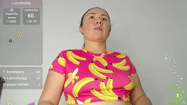 Luci flores online show from February 19, 1:29 am