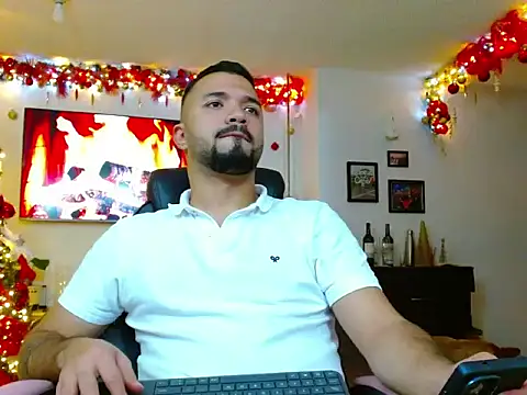 Snapshot of mathew_vidal1 chatting on November 11, 4:45 am mathew vidal1 online show from November 11, 4:45 am