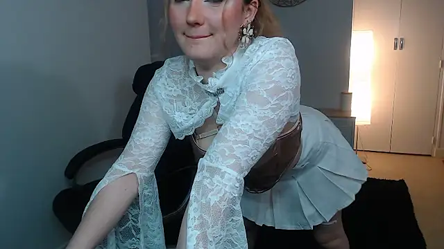 Crystal-dreamt online show from January 9, 10:18 am