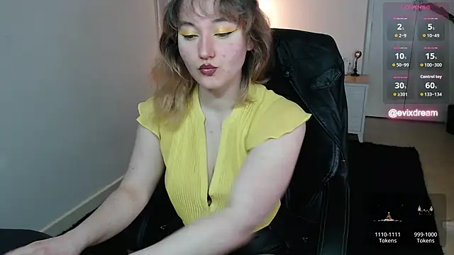 Crystal-dreamt online show from April 21, 8:53 am
