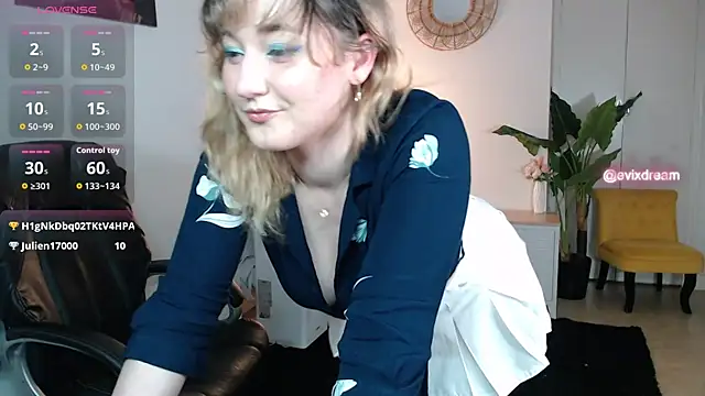 Crystal-dreamt online show from June 4, 1:17 pm