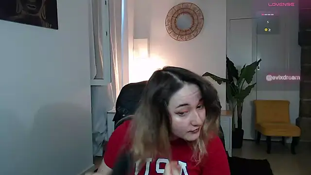 Crystal-dreamt online show from July 4, 8:31 am