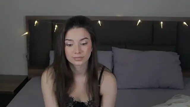 sinthiaroze online show from March 7, 4:11 pm