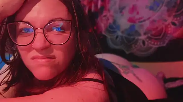 Snapshot of spunlikecottoncandy chatting on October 7, 8:00 am spunlikecottoncandy online show from October 7, 8:00 am