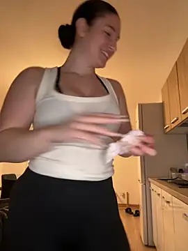 Snapshot of moniqque chatting on September 8, 7:02 pm moniqque online show from September 8, 7:02 pm