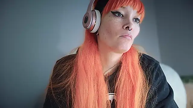 Snapshot of FRRANNKIE chatting on October 28, 6:54 pm FRRANNKIE online show from October 28, 6:54 pm