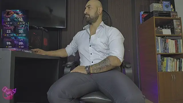 Snapshot of Leon_1234 chatting on November 29, 11:24 am Leon 1234 online show from November 29, 11:24 am