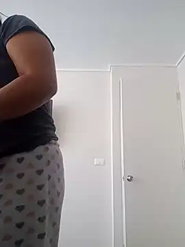 Snapshot of Morenitha-XXX chatting on December 10, 12:49 pm Morenitha-XXX online show from December 10, 12:49 pm