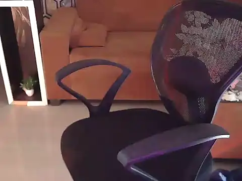 Snapshot of shivi_moto chatting on October 10, 6:56 am shivi moto online show from October 10, 6:56 am