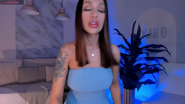 DannaCruz online show from February 18, 7:41 pm