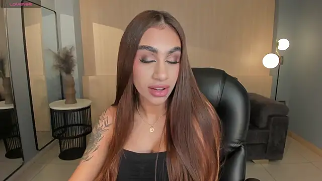 DannaCruz online show from January 13, 7:30 pm