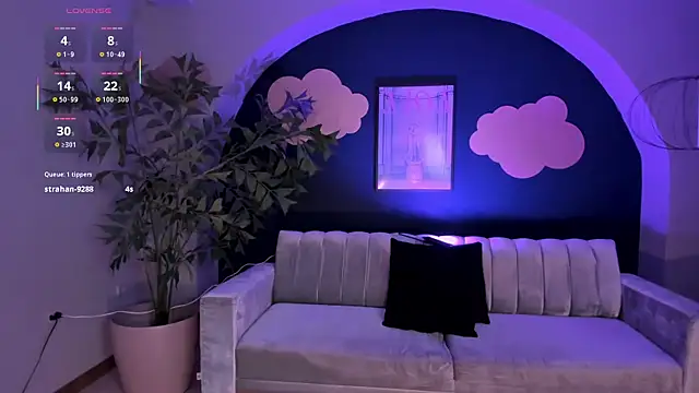 Snapshot of BiancaPierce chatting on March 1, 6:00 pm BiancaPierce online show from March 1, 6:00 pm