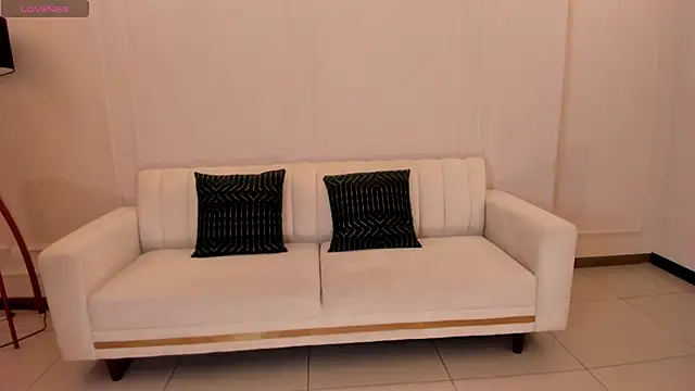 Snapshot of BiancaPierce chatting on March 2, 12:01 pm BiancaPierce online show from March 2, 12:01 pm