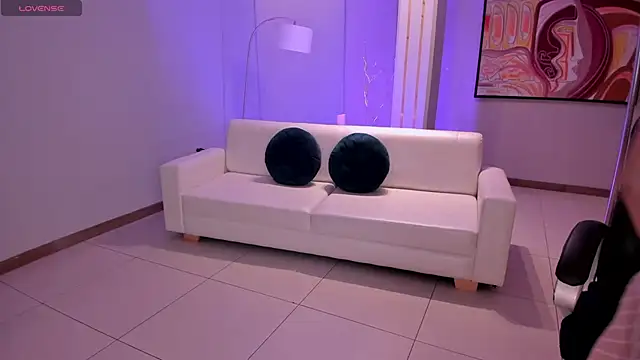 Snapshot of BiancaPierce chatting on March 3, 11:33 am BiancaPierce online show from March 3, 11:33 am