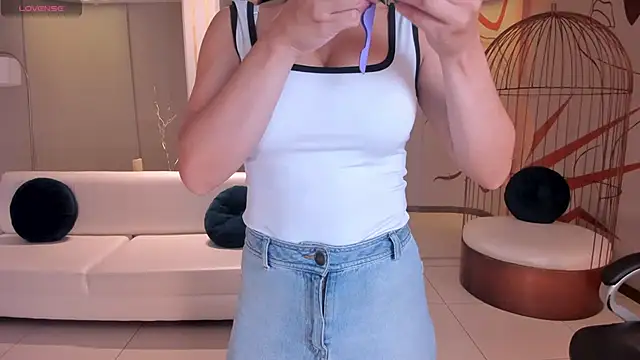 Snapshot of BiancaPierce chatting on March 5, 11:38 am BiancaPierce online show from March 5, 11:38 am