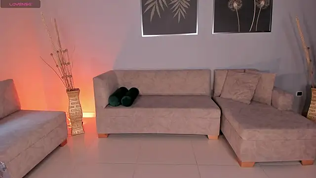 Snapshot of BiancaPierce chatting on September 30, 12:32 pm BiancaPierce online show from September 30, 12:32 pm