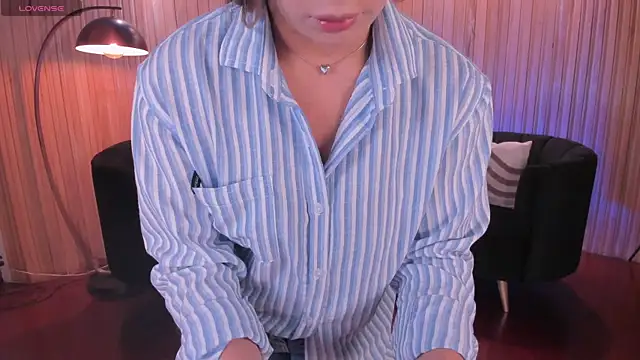 Snapshot of BiancaPierce chatting on December 1, 11:48 am BiancaPierce online show from December 1, 11:48 am