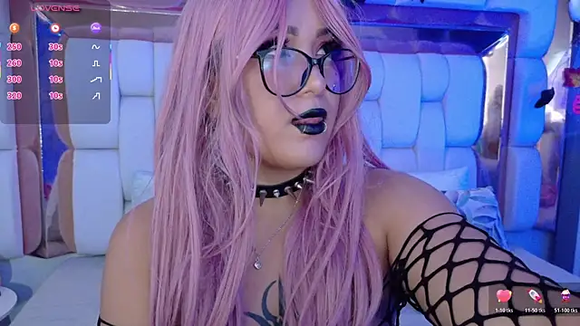 valkiria moore online show from October 18, 7:58 pm