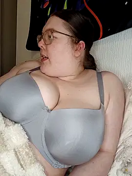 Sexycurvyemilyy online show from March 5, 9:22 pm