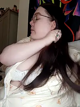 Sexycurvyemilyy online show from March 15, 9:10 pm